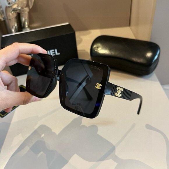 CHANEL Women's Black Sunglasses - Picture 1 of 7